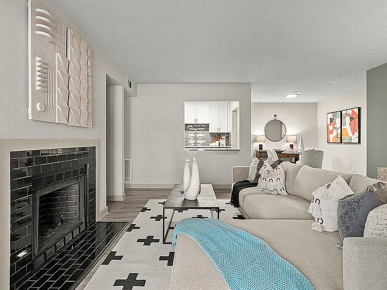 83 Reserve — Photo 2