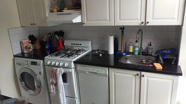 Rented by Green Line Realty | media 12