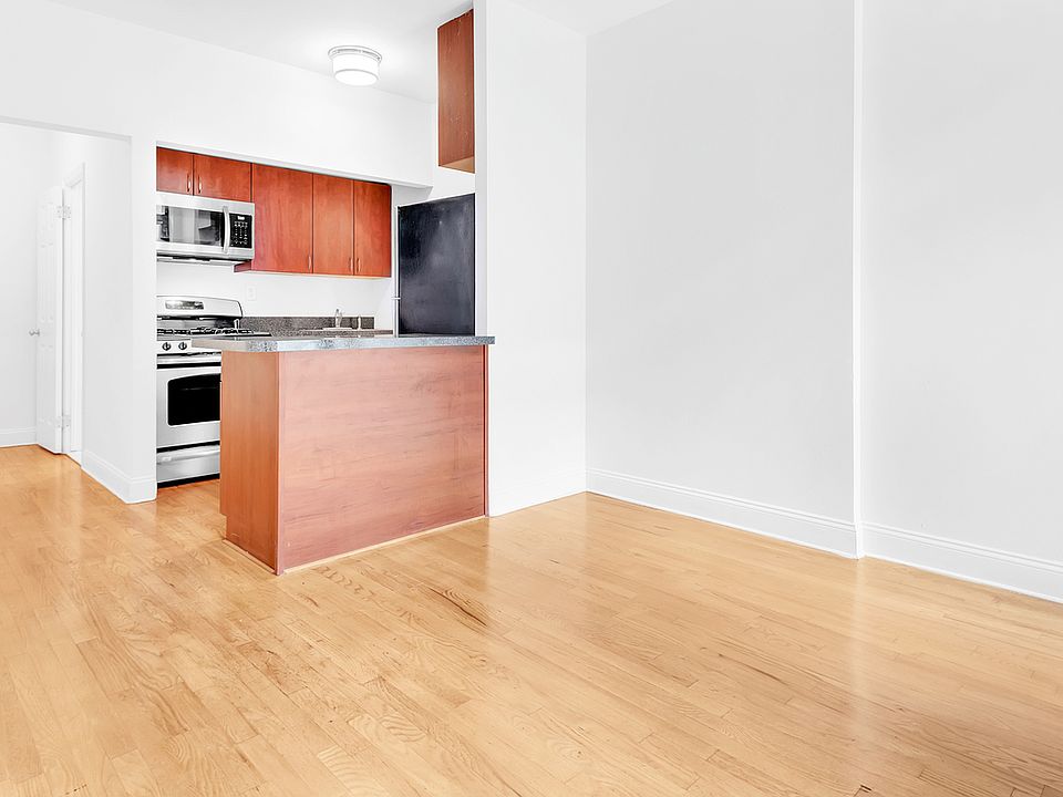 1st image of 426 W 49th St APT 1B