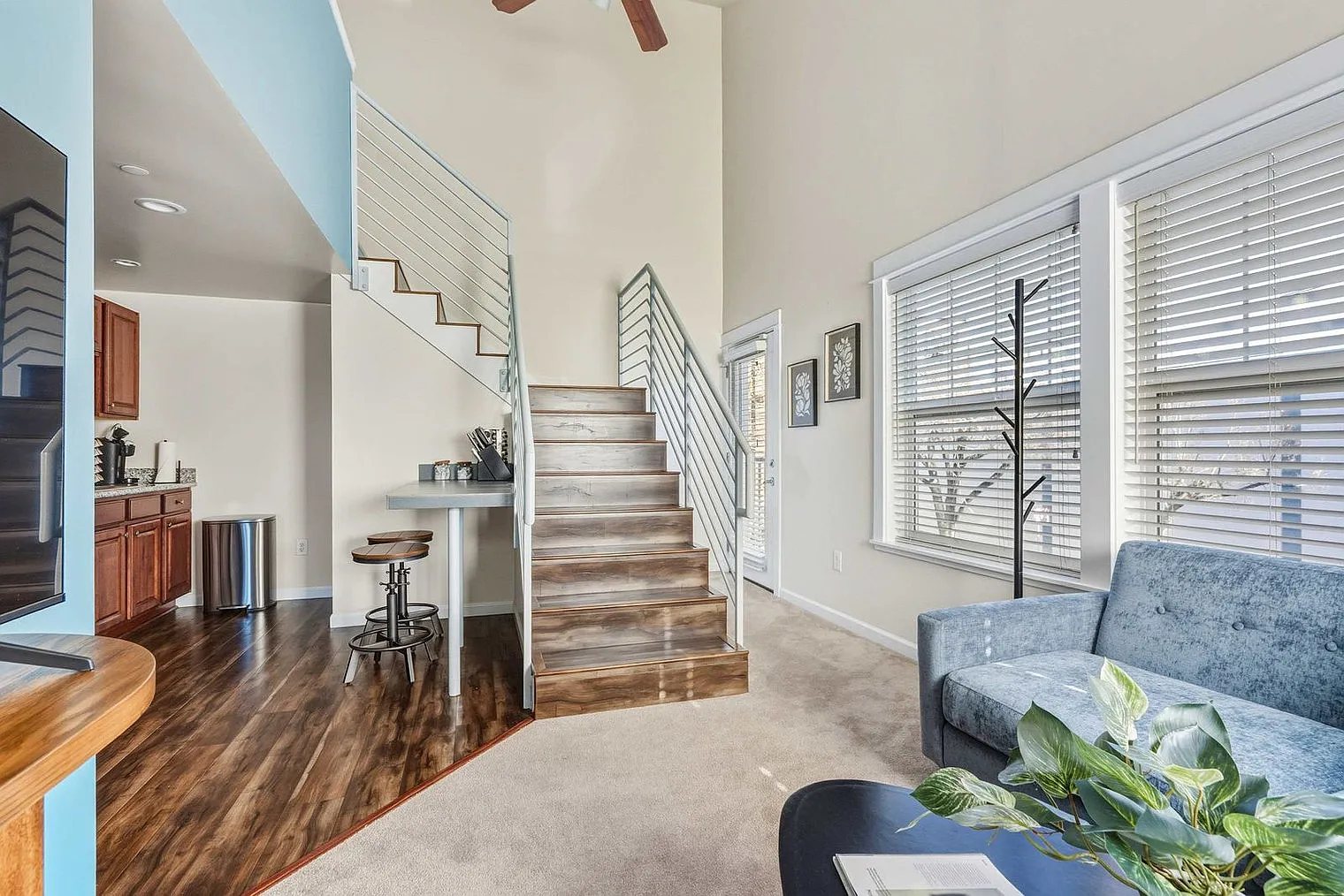 1 bed, 1.0 bath, 796 sqft, $2,849 — Photo 2