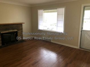 1104 Dakin St, Lansing, MI 48912
