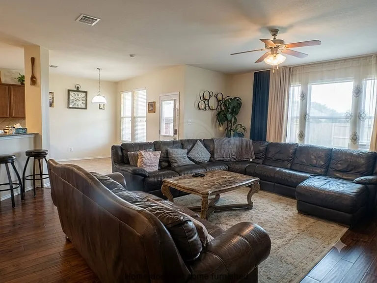 803 Snow Bird Dr — Photo 2