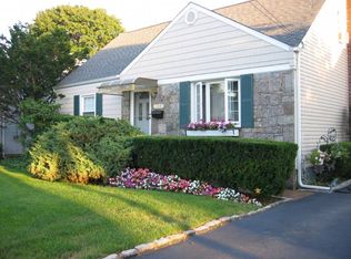103 Kampfe Pl, Bellmore, NY 11710