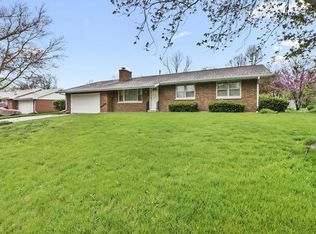 2410 John Dr, Urbana, IL