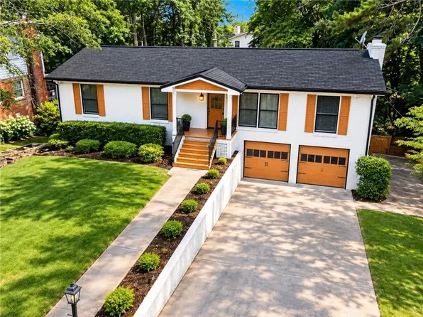 1572 Darwen Ln, Tucker, GA 30084