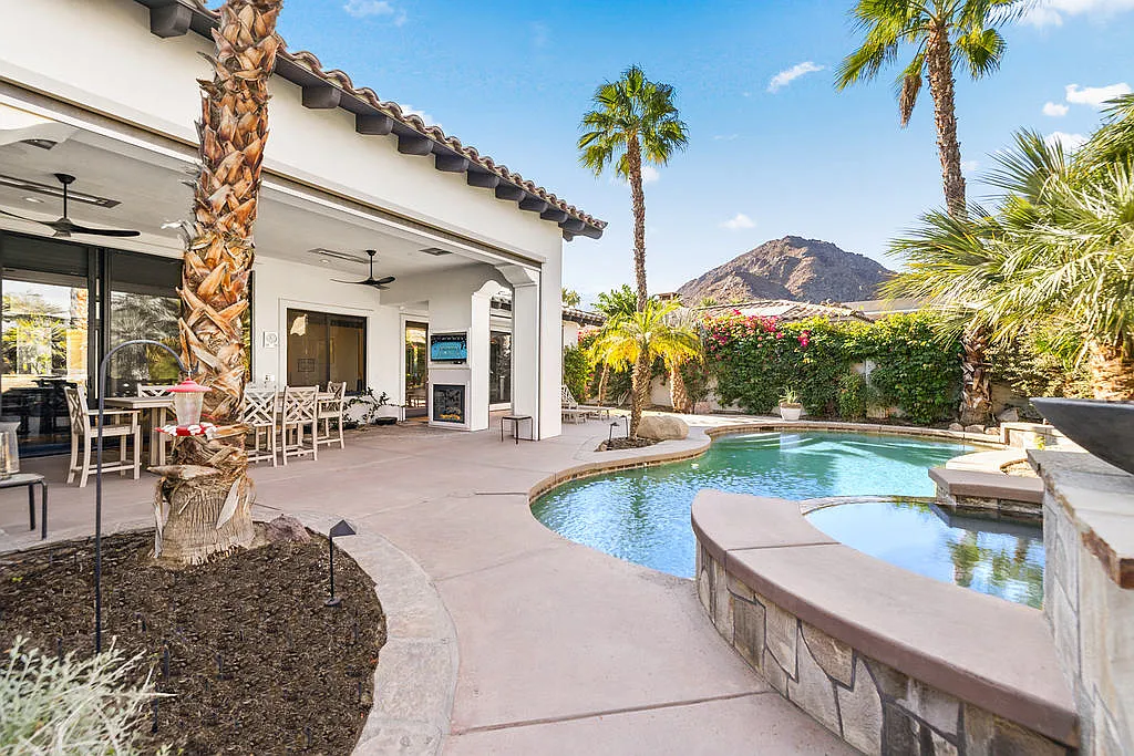 4 bed, 4.5 bath, 3800 sqft, $20,000 — Photo 4