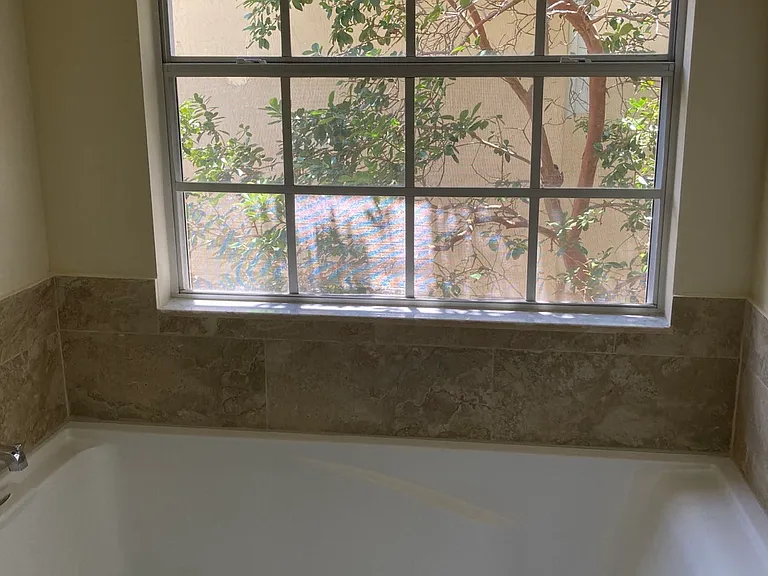 948 Jade Ct — Photo 6