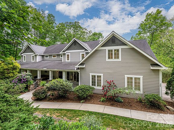 3rd image of 307 S Braeside Ct