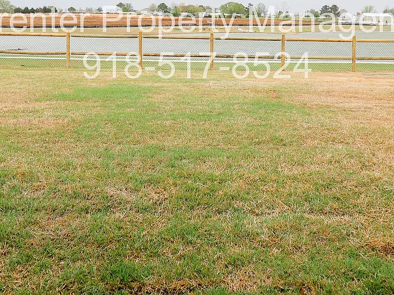 1327 E Honolulu Pl — Photo 33