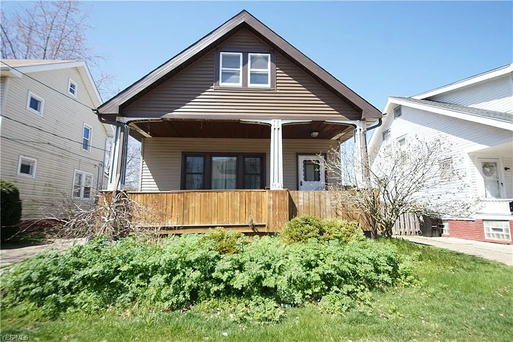 3646 W 104th St photo 1