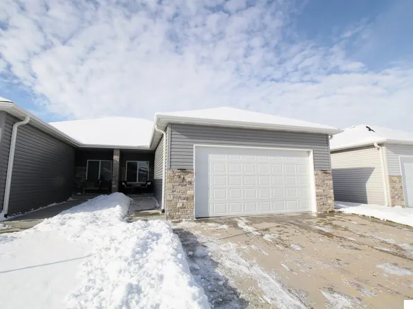 1655 NW 51st St, Lincoln, NE 68528