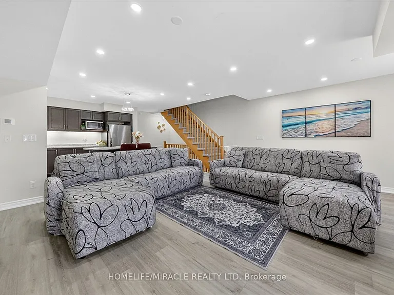 73 Sutcliffe Dr — Photo 19