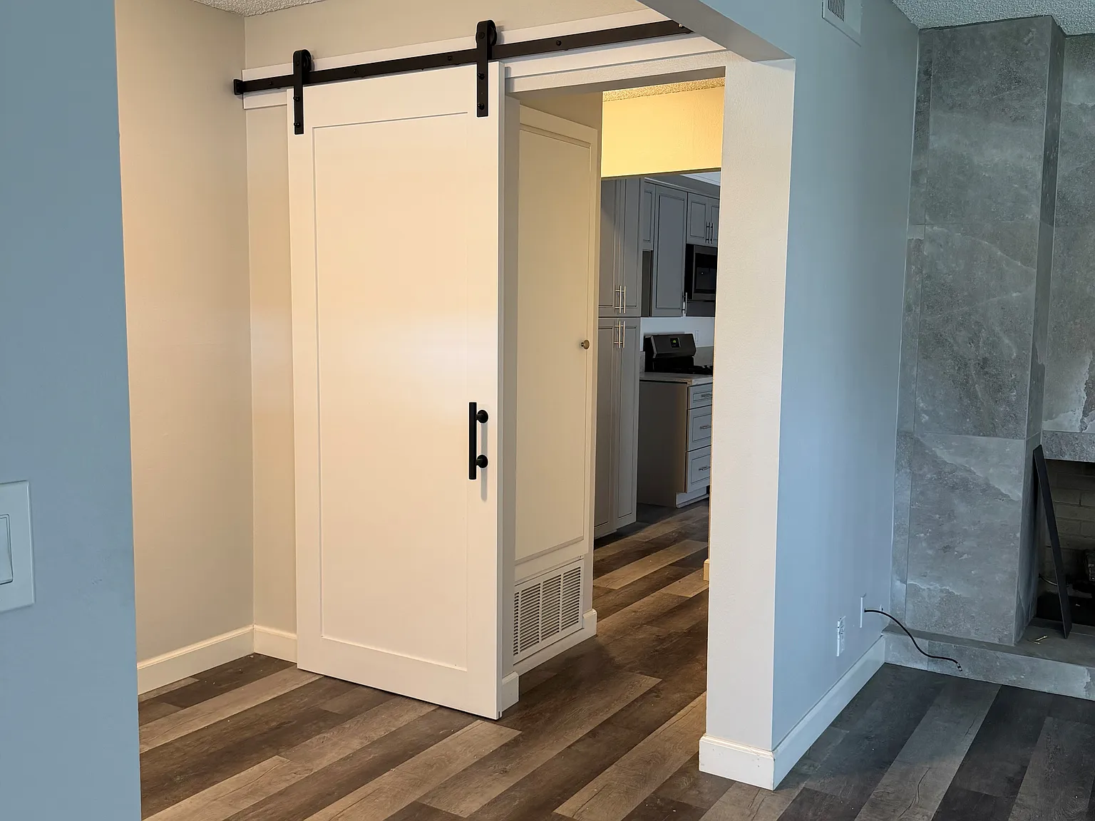 3 bed, 1700 sqft, $3,395 — Photo 3