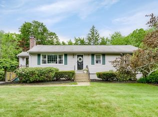 11 Briarwood Ln, Rutland, MA 01543