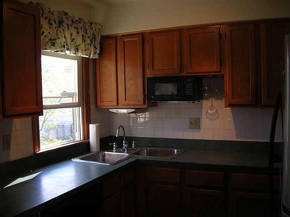 kitchen is small but designed to be extremly efficient and step saving.