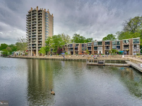 11400 Washington Plz W APT 802, Reston, VA 20190
