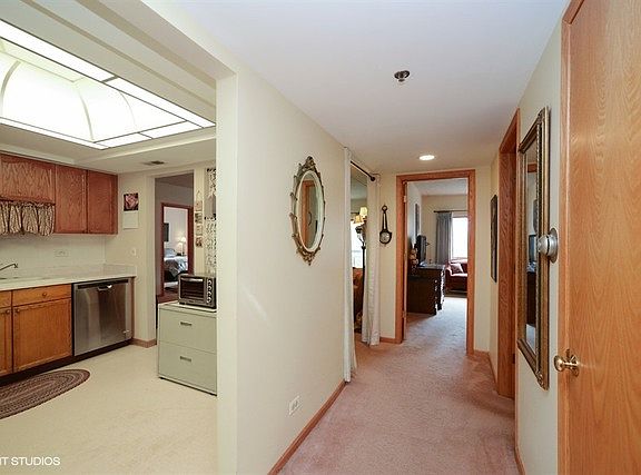3rd image of 820 Graceland Ave APT 402