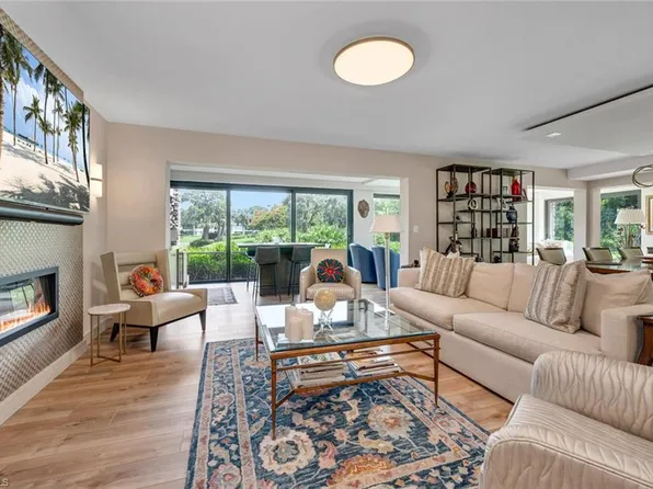5950 Pelican Bay Blvd APT 111, Naples, FL 34108