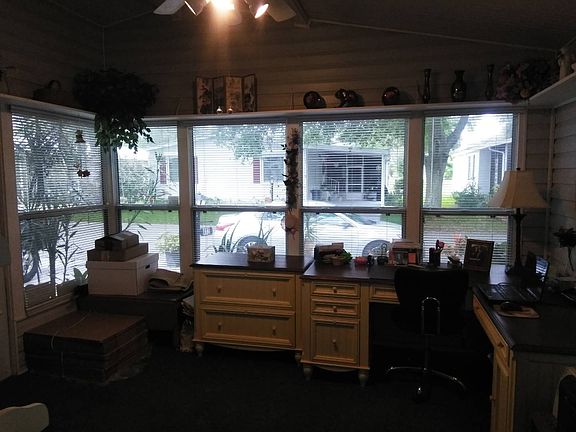 3rd image of 412 Klickety Klak Ln