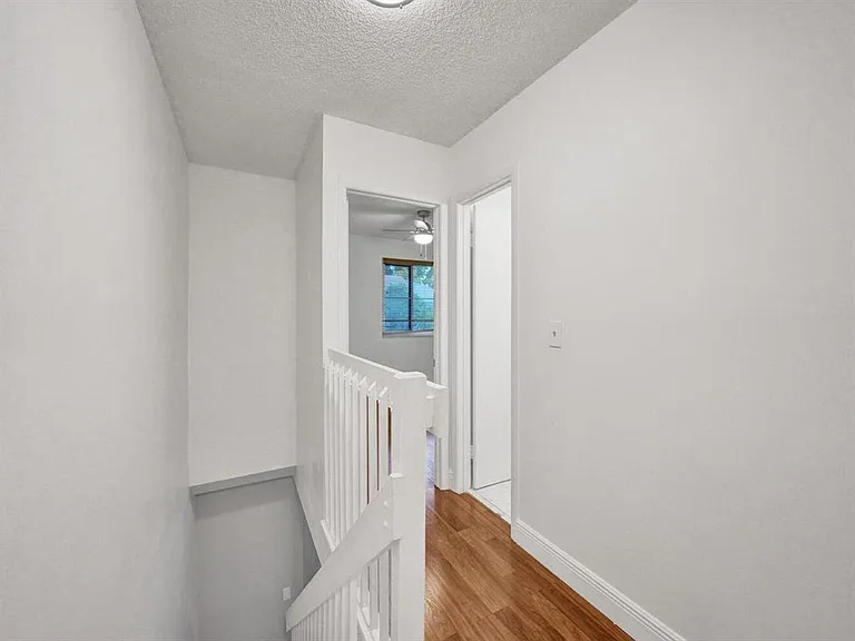 9845 Riverside Dr #8-28 — Photo 25