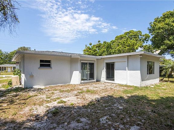 4th image of 3301 Belmont Blvd