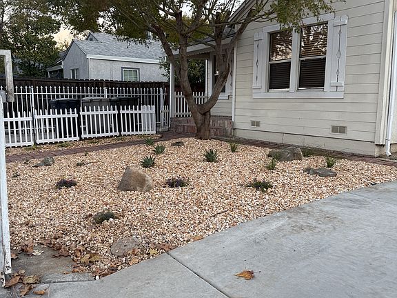 3rd image of 3718 16th Ave