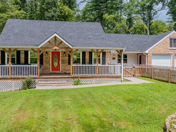 140 Tanglewood Dr, Mountain City, TN 37683