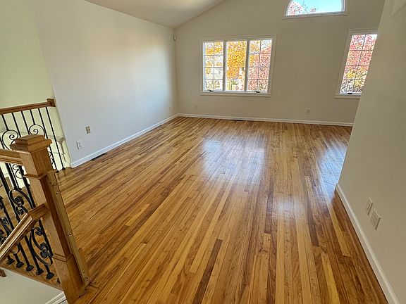 2nd image of 146 Vineland Ave #146