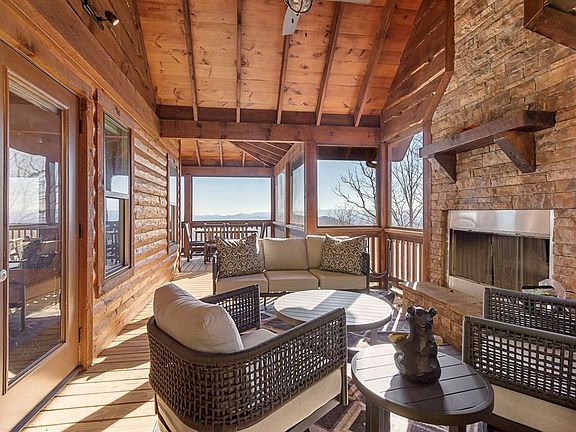 3rd image of 150 Lazy Country Cove Rd