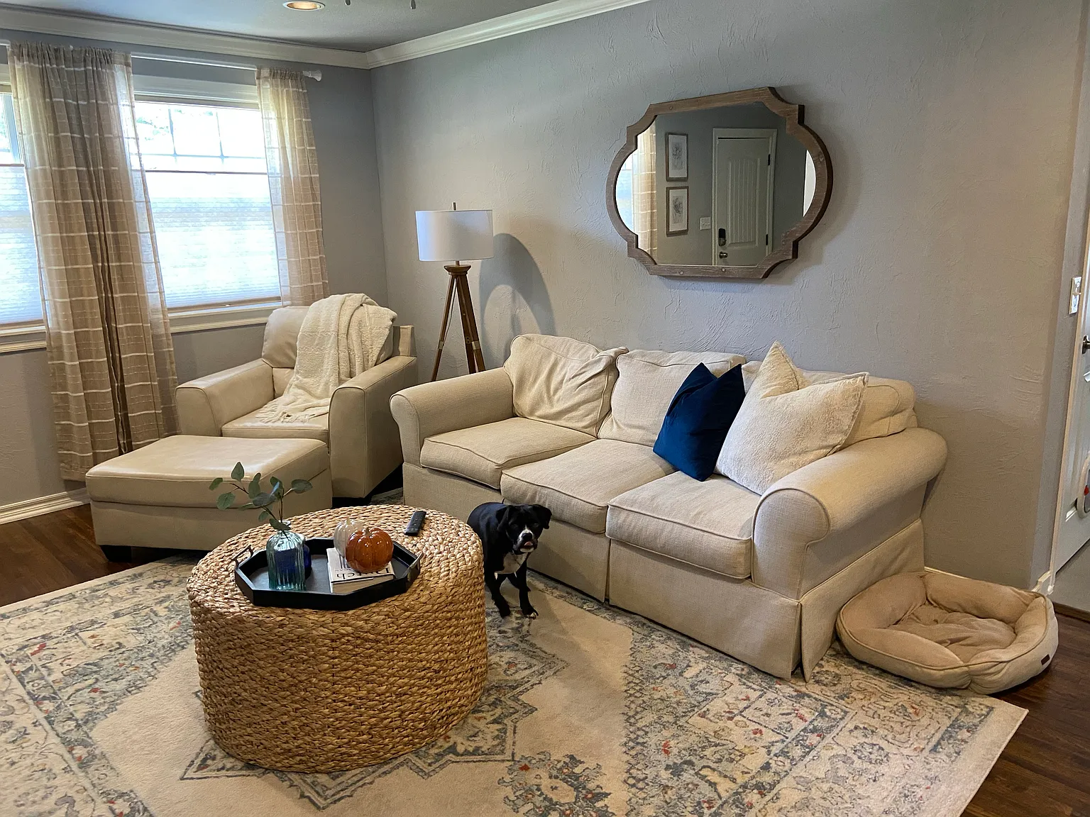 3 bed, 1120 sqft, $1,900 — Photo 2