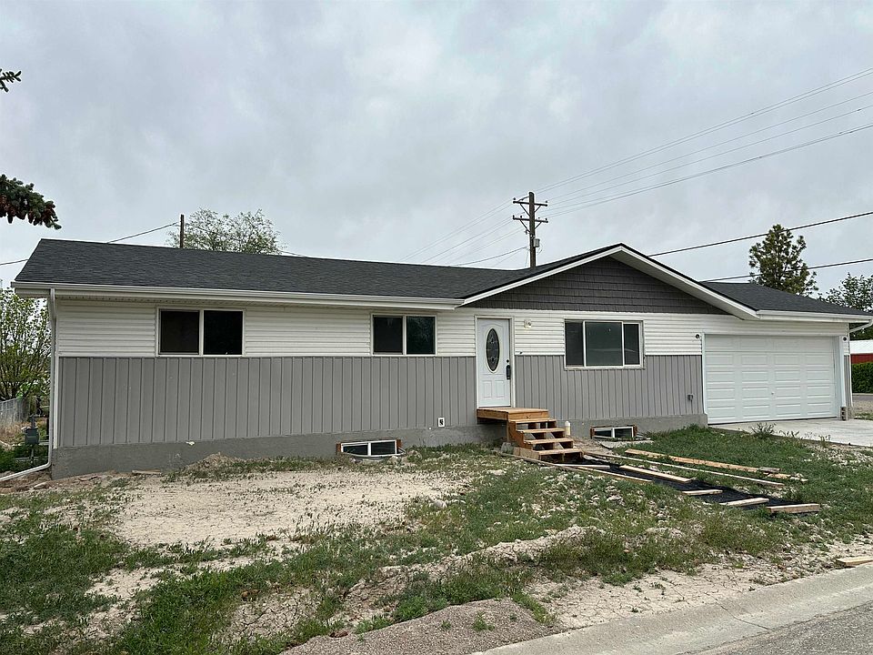 1st image of 3975 Henderson Ln