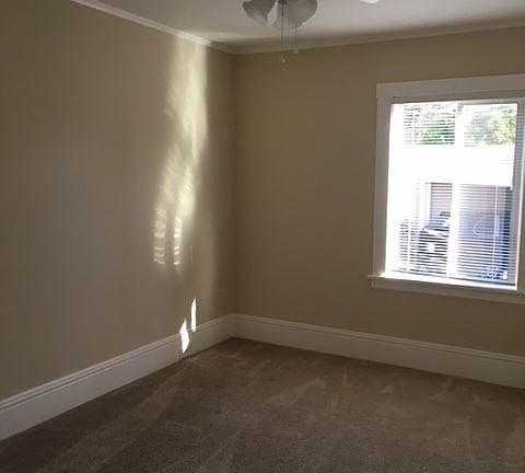 5th image of 3107 Broadway