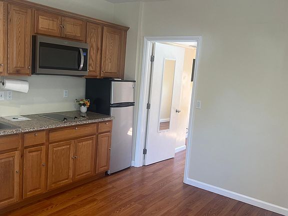 5th image of 1724 Cypress Ave