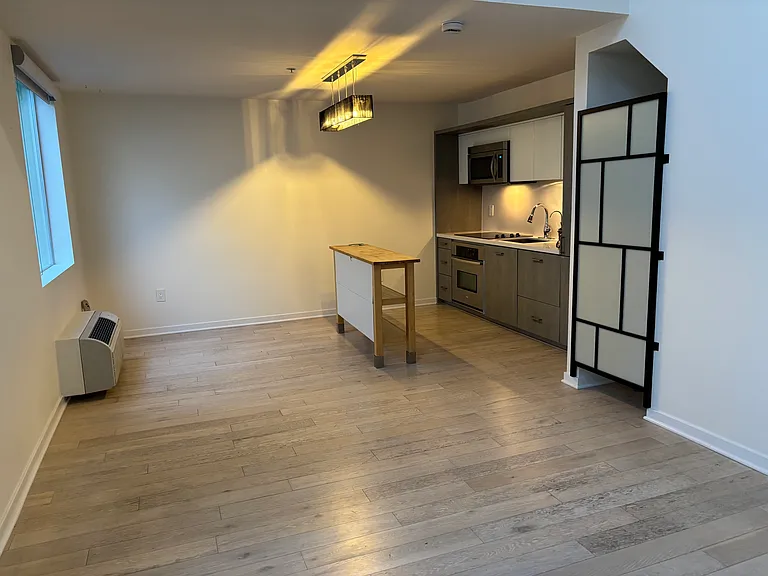 1944 State St #11 — Photo 5