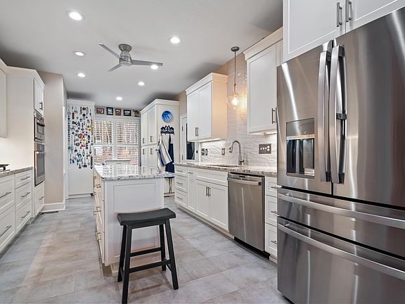 5th image of 413 E River Bend Dr