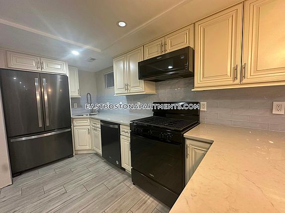 4th image of 100 Saint Andrew Rd #B