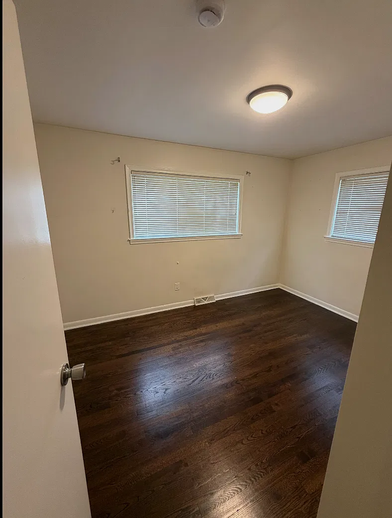 3 bed, 2150 sqft, $2,200 — Photo 3