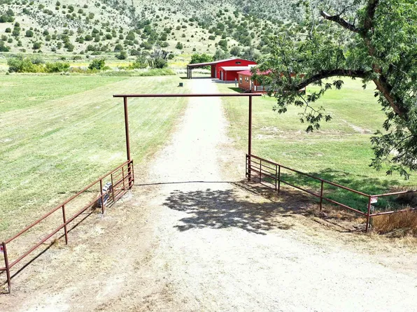10343 Los Chozas Trl, Hondo, NM 88336