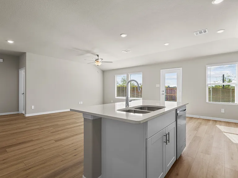 6649 Valley Lake Ln — Photo 13