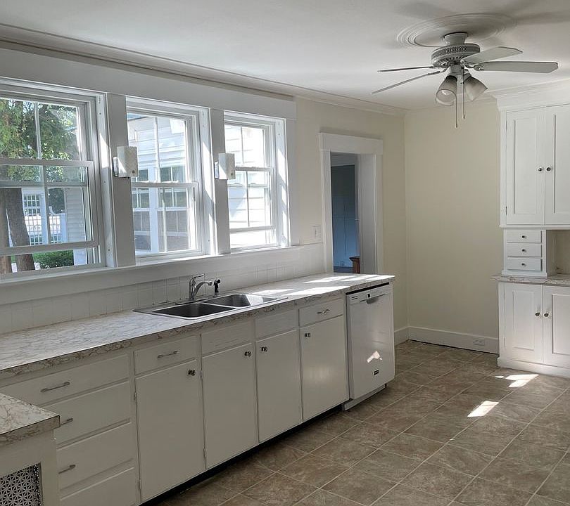 1st image of 19 School St APT 3