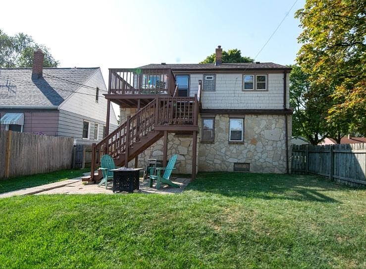 View of the back of the property