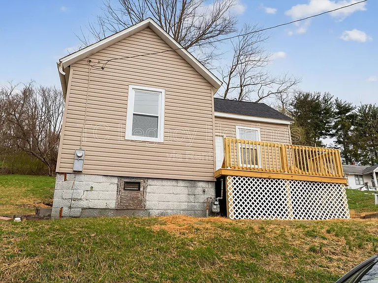 281 View Ave — Photo 2