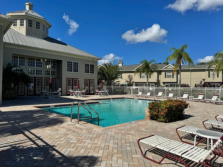 7750 Plantation Cir — Photo 37