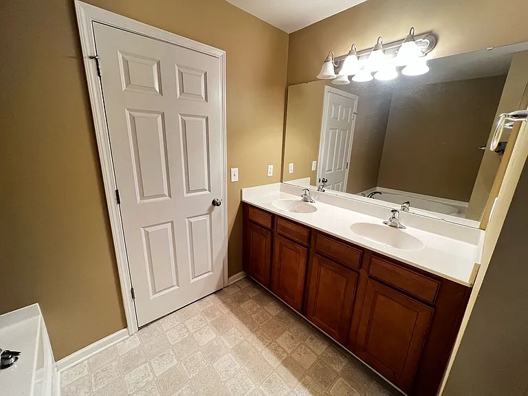 226 S Lamplighter Ln — Photo 7