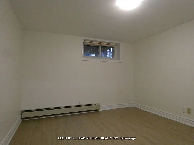 26 Scotswood Rd #LOWER — Photo 11