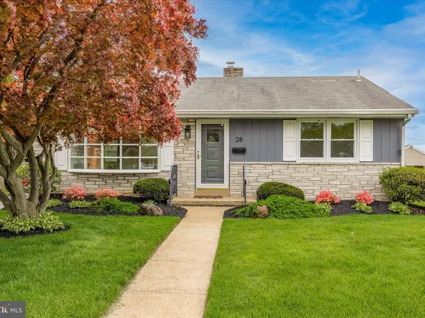 28 Grosstown Rd, Pottstown, PA 19464