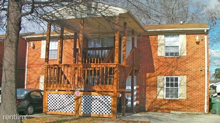 1324 norfolk apartments near ODU off campus housing pano