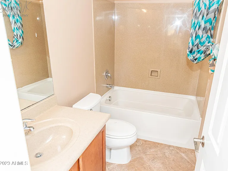 2162 W Scully Dr — Photo 20