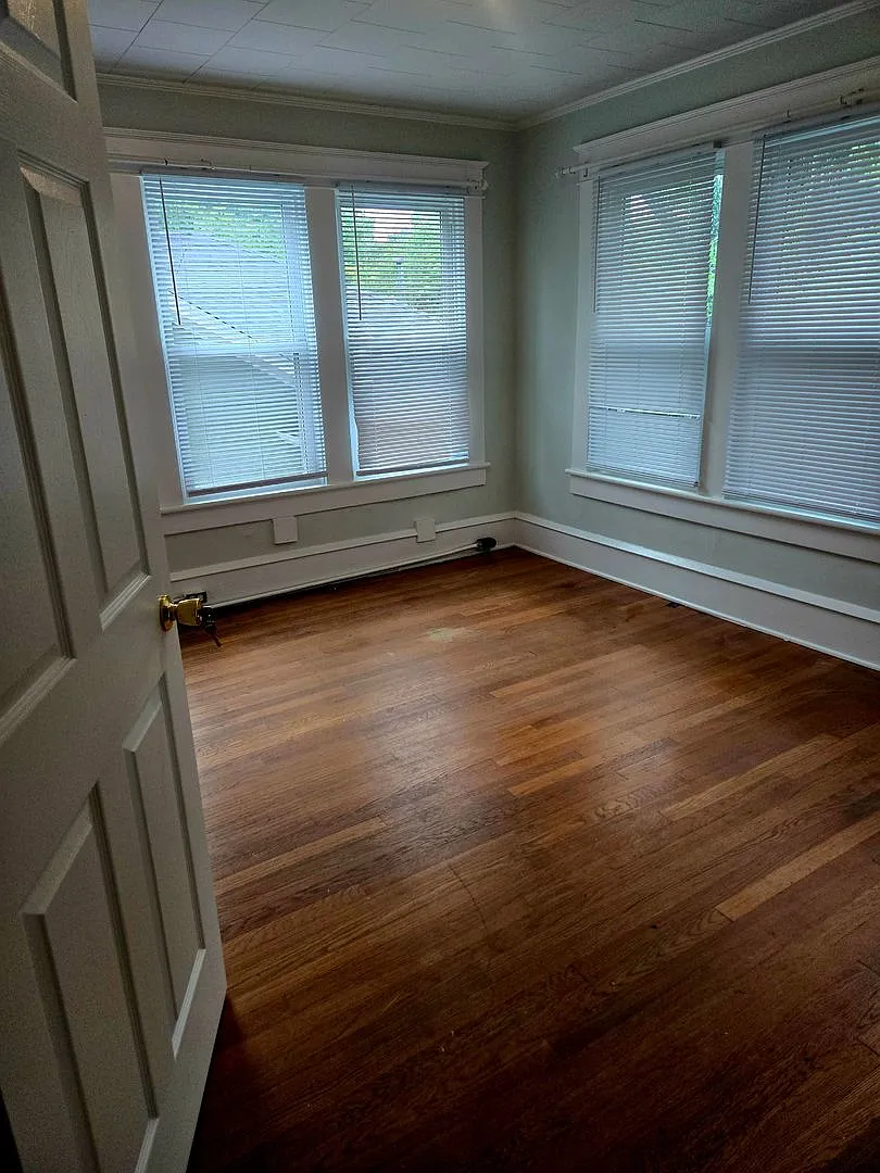 5 bedroom rental minutes from UNCG — Photo 2