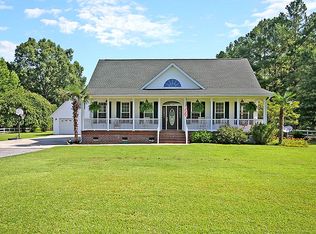226 Robinsnest Way, Bonneau, SC 29431